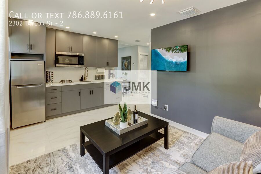 Modern 1 BR / 1 BA Fully Furnished Apartment in Heart of Hollywood - All Utilities Included property image