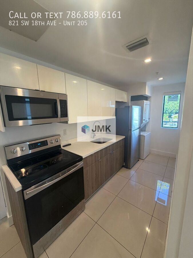 Charming 2 Bed / 1 Bath Apartment in the Heart of Miami - 1st MONTH FREE!!! property image