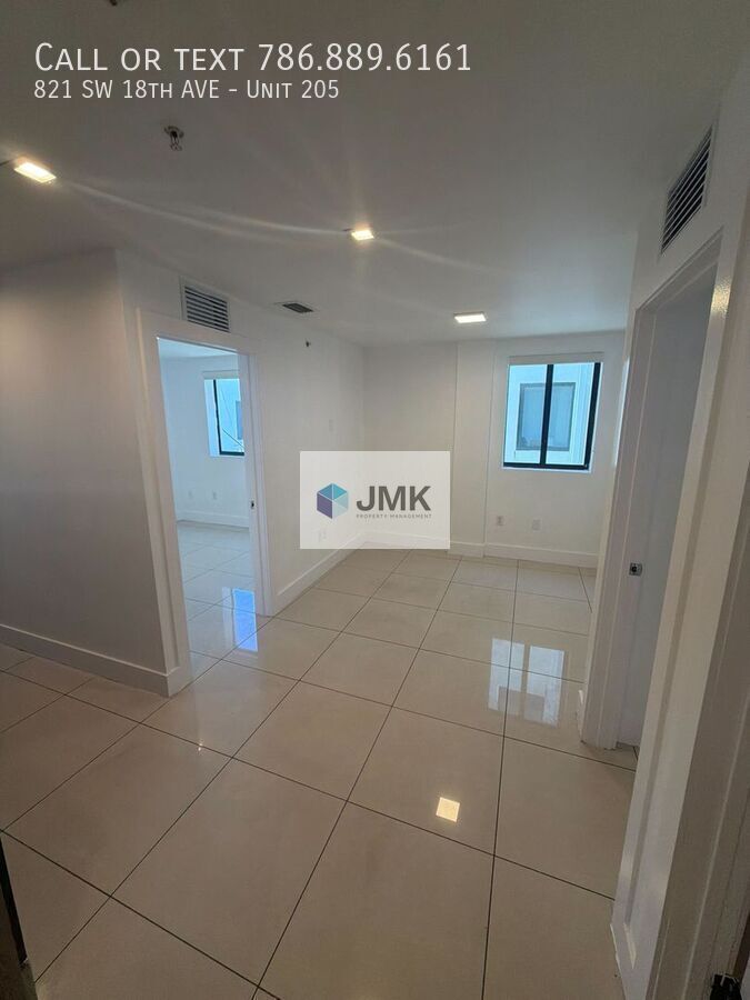 Charming 2 Bed / 1 Bath Apartment in the Heart of Miami - 1st MONTH FREE!!! property image