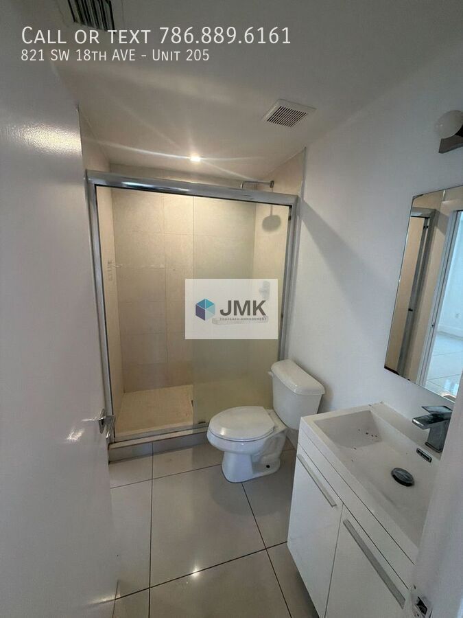Charming 2 Bed / 1 Bath Apartment in the Heart of Miami - 1st MONTH FREE!!! property image